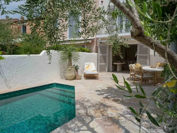 Une adresse rare au bord de l'eau à Port Grimaud