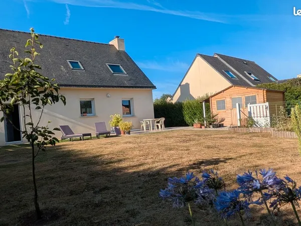 Maison 4 pièces - 95 m2 aménagés avec jardin clos - à 300 ml du bourg de Telgruc Sur Mer