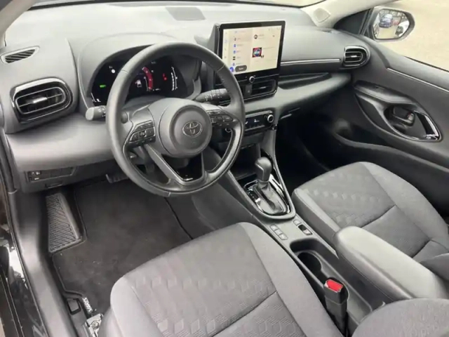Toyota Yaris hybride 116h design — photo 11