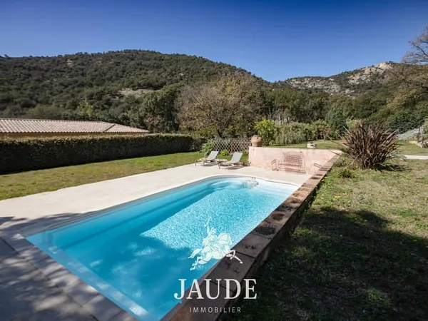 Maison de plain pied située au Plan de la Tour - Golfe de Saint-Tropez