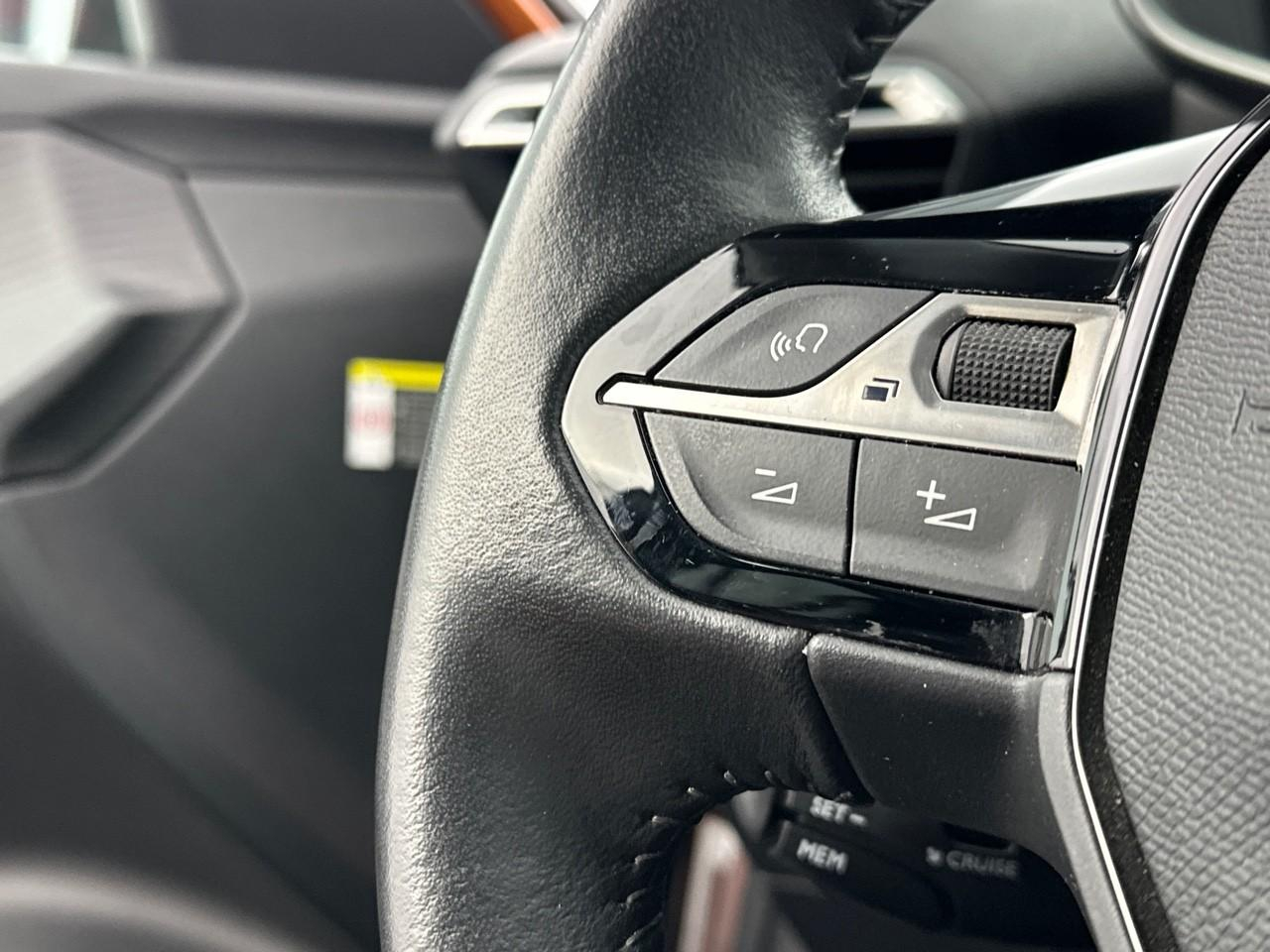 Peugeot 2008 1.2 puretech 130ch s&s allure pack — photo 18