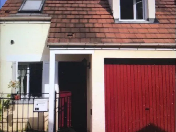 Maison 4 pièces - 87m² - 3 chambres - Terrasse - 240 000