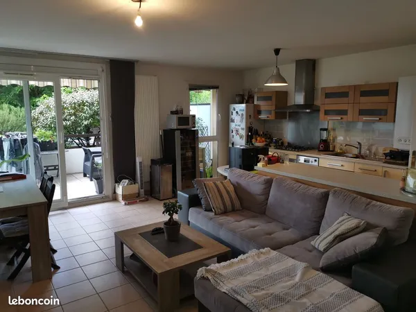 Appartement T3 70m RDC sur-élevé