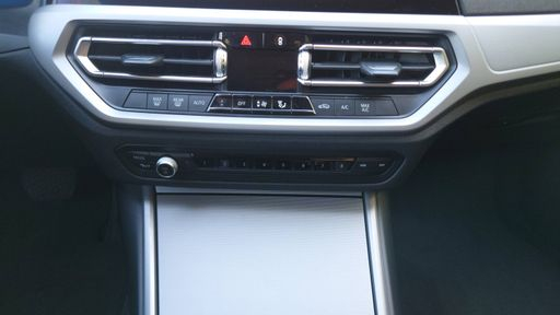 BMW Serie 3 Touring 2.0 320d 190 - Lounge – 2020 – 160000 km – Diesel – Boîte Automatique — photo 36