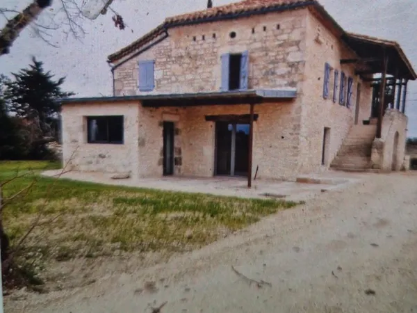 Maison a louer avec dépendance dans un cadre calme et agréable