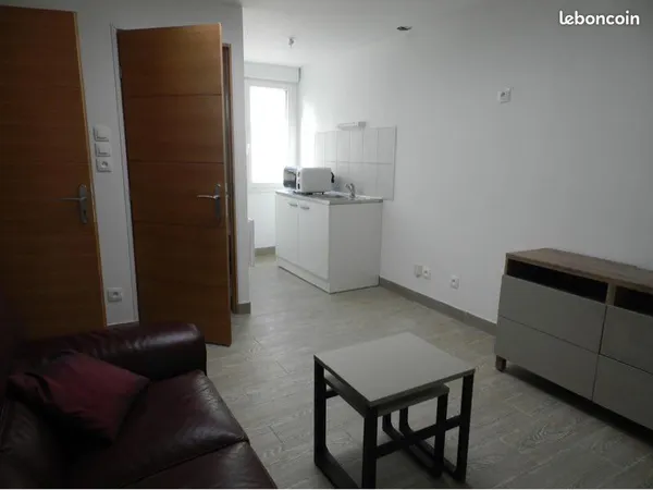 Petite maison individuelle F2 avec garage et terrain Divion