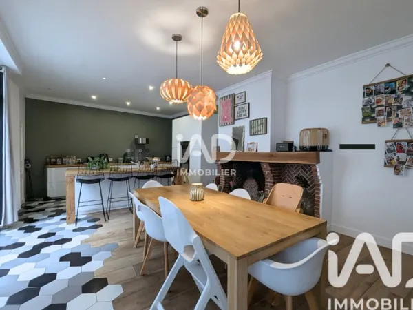 Maison 8 pièces 210 m²