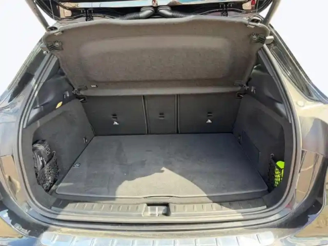 Mercedes Gla 200 d amg line — photo 10