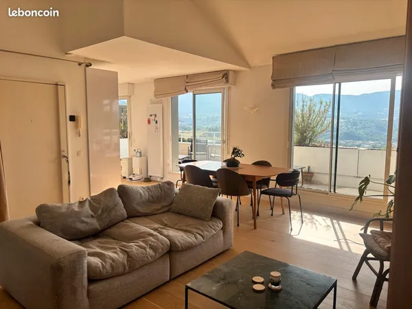T4 - 80 m² - Terrasse 16m² - cave & garage