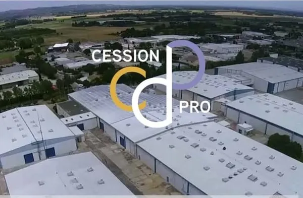 LOCAL D'ACTIVITÉ OU DE STOCKAGE DE 2 097 M² + EXTENSION POSSIBLE PRÉAU DE 432 M² + BUREAU DE 60 M² À