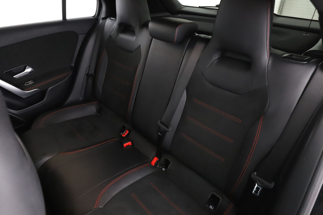 Mercedes-Benz Classe A 200 d AMG Line 8G-DCT — photo 13