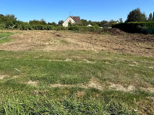 Terrain 495m2 à bâtir à Malay-le-Petit, à 6 km de Sens (Yonne)