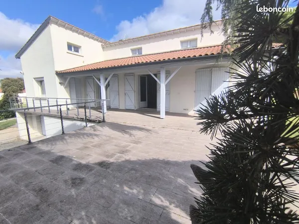 Maison T5 avec sous-sol et dépendance de 80m²