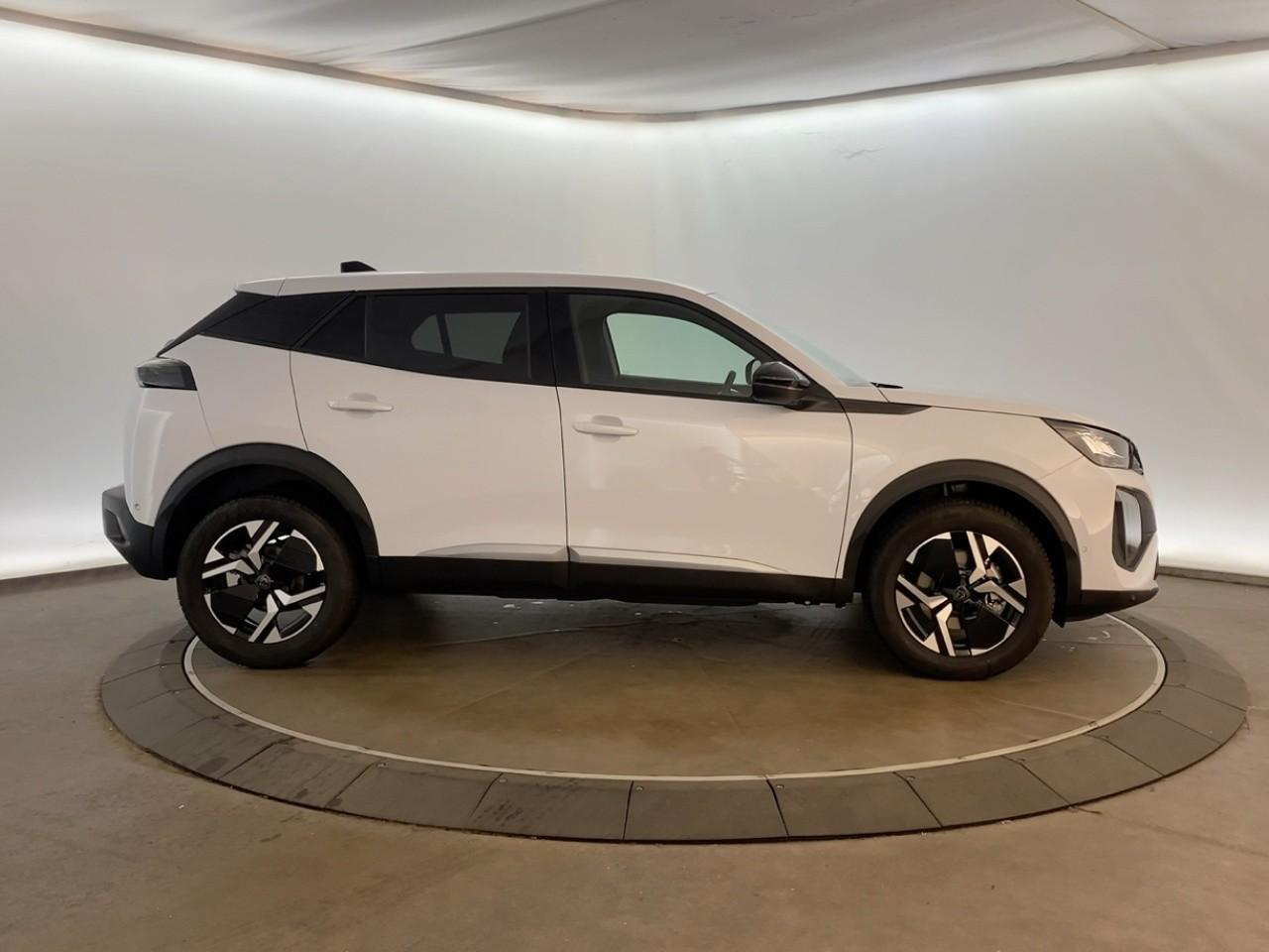 Peugeot 2008 hybrid 145 ch e-dcs6 allure — photo 4