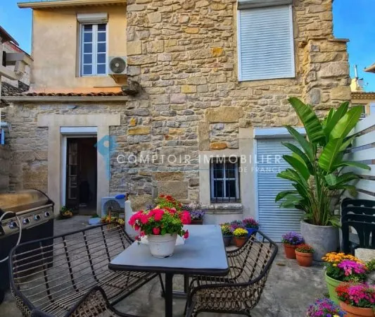 A VENDRE CLARENSAC Charmante maison de village Mitoyenne