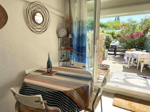 STUDIO DOUBLE CABINE RÉNOVÉ - TERRASSE - PARKING