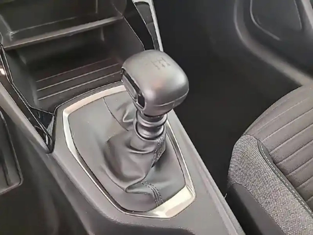 Peugeot 208 puretech 100 s&amp;s bvm6 — photo 44