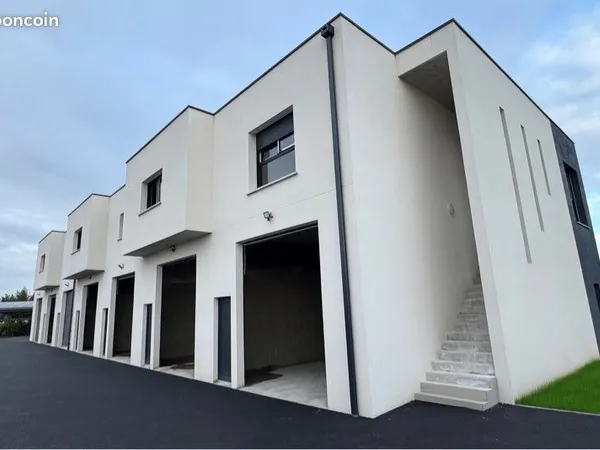 Entrepôt local d'activités 90M2 idéal petits budgets
