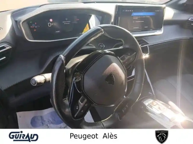 Peugeot 208 hybrid 136 e-dcs6 — photo 9