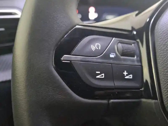 Peugeot 2008 puretech 130 s&amp;s eat8 — photo 27