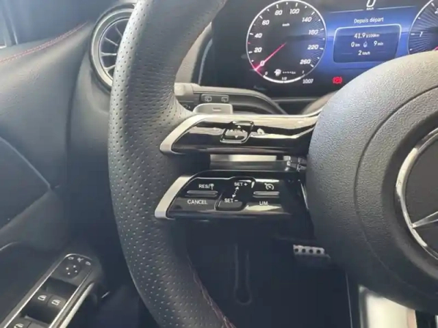 Mercedes Glb 200 d amg line — photo 15