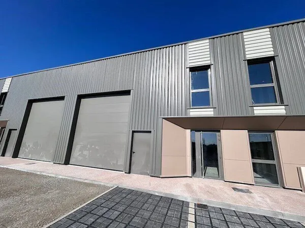 Local d'activité 404 m²