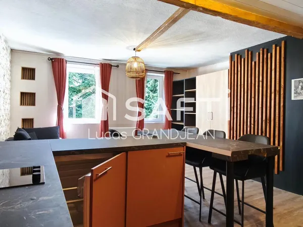 Studio rénové, au calme, proche centre-ville