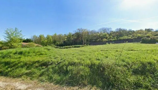 TERRAIN 2000 m² BASSENS