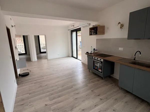 Appartement d'environ 60 m² - entièrement rénové - disponible fin octobre