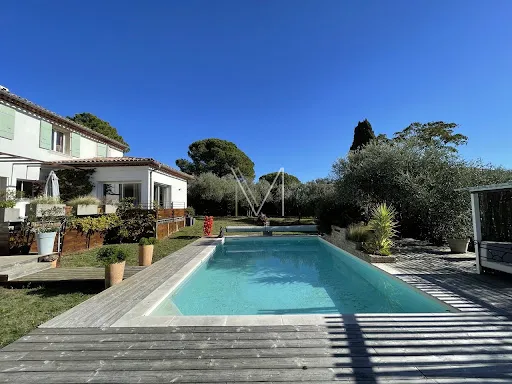 Propriété 8 pièces 380 m²