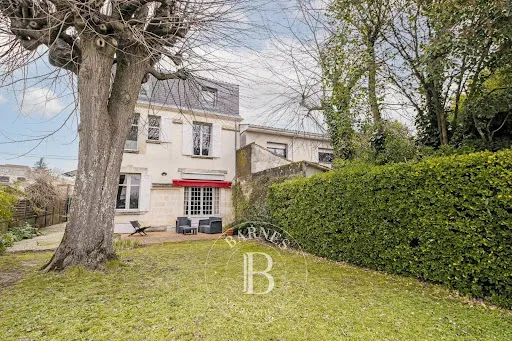 Maison 9 pièces 229 m²