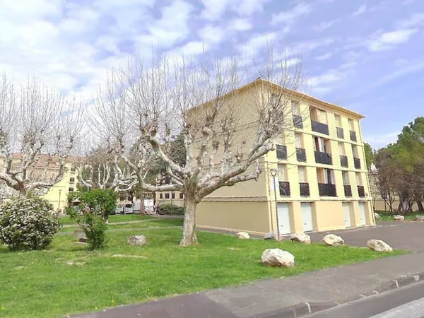 Studio 1 pièce 30 m²