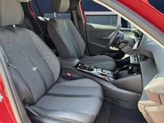 Peugeot 208 electrique 50 kwh 136ch — photo 18