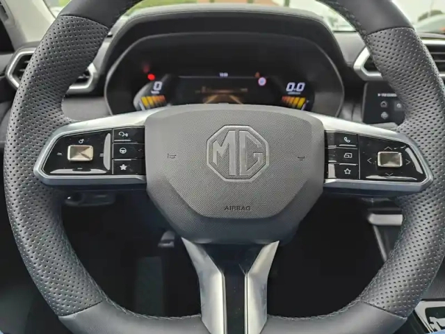 Mg Zs 1.5 l hybrid+ 197 ch — photo 18
