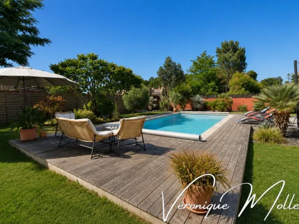NOUVEAUTÉ À CAMBLANES ET MEYNAC - PISCINE, PARCELLE DE 1780m2 ARBORÉE
