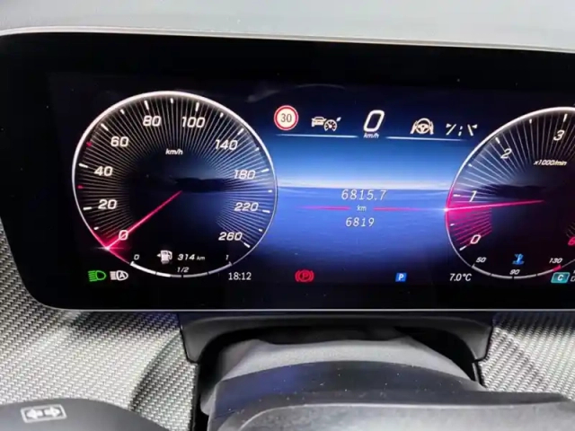 Mercedes Cla 300 d amg line long 8places — photo 19