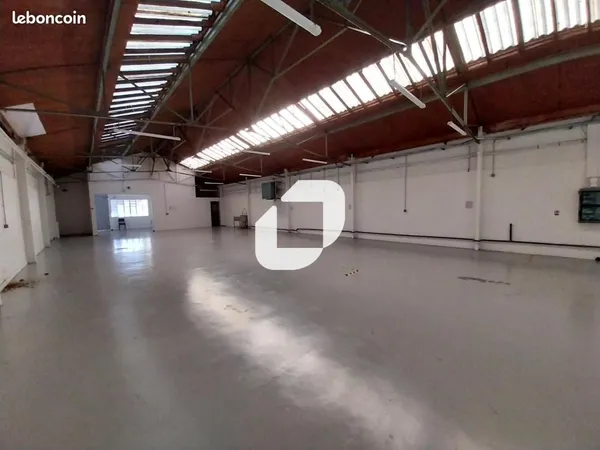 Local d'activité 3 416 m²