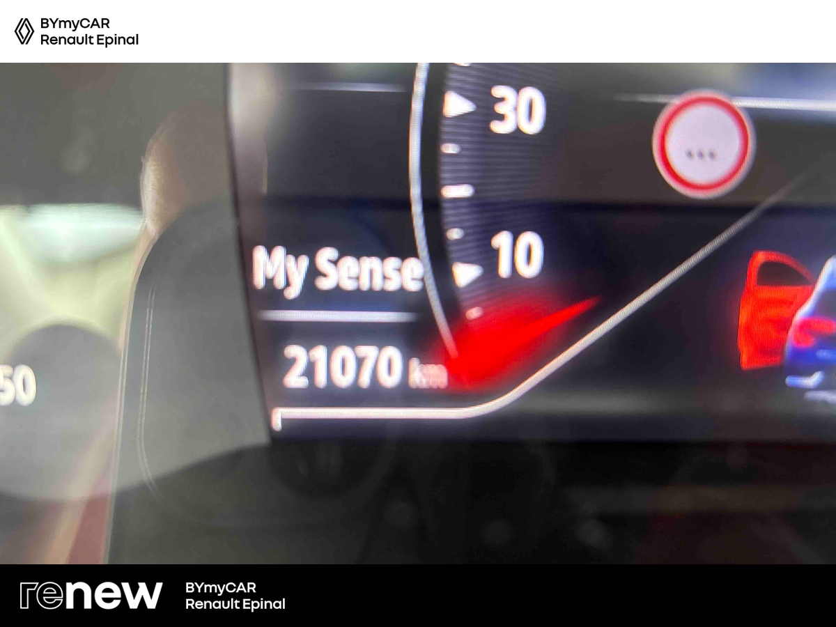 Renault Captur mild hybrid 140 — photo 25