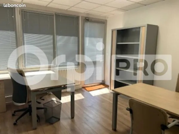 Bureau 114 m²