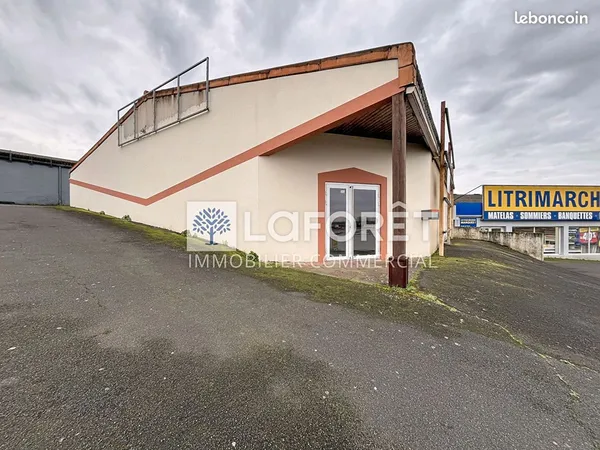Local commercial 350 m² BRESSUIRE