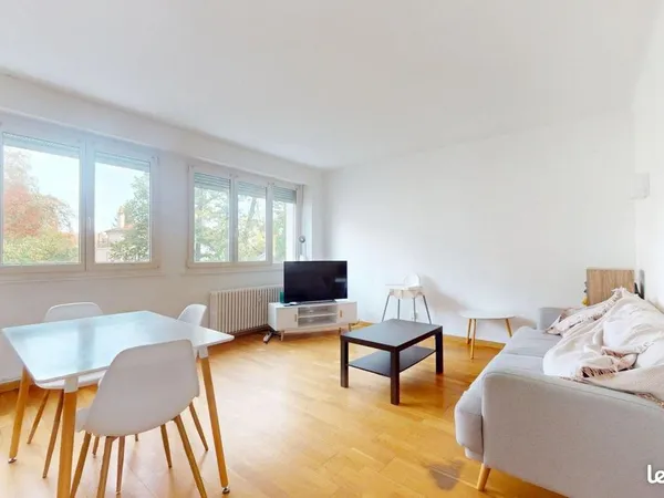 Chambre 4 pièces 84 m²