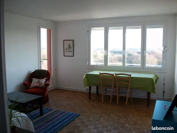 Appartement T3 calme pied du tramway