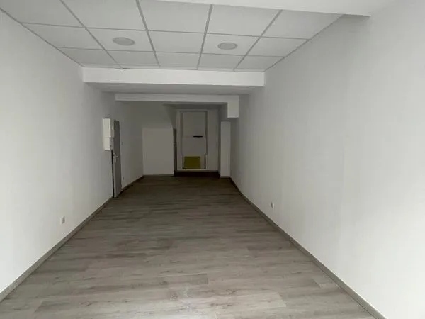 Boutique 25 m² ST MAXIMIN LA STE BAUME