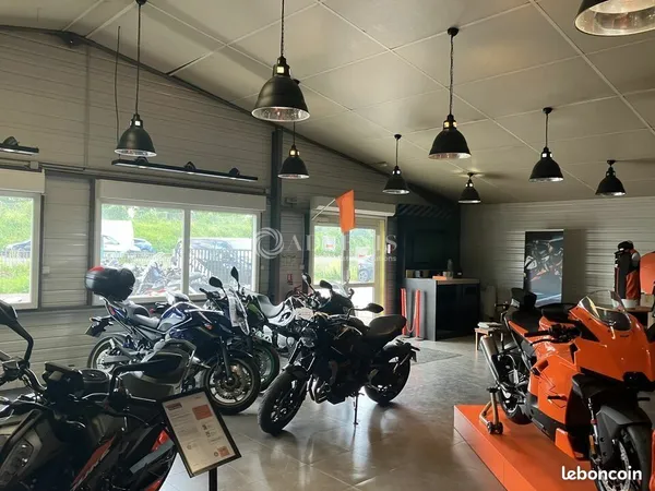 Local commercial 750 m²