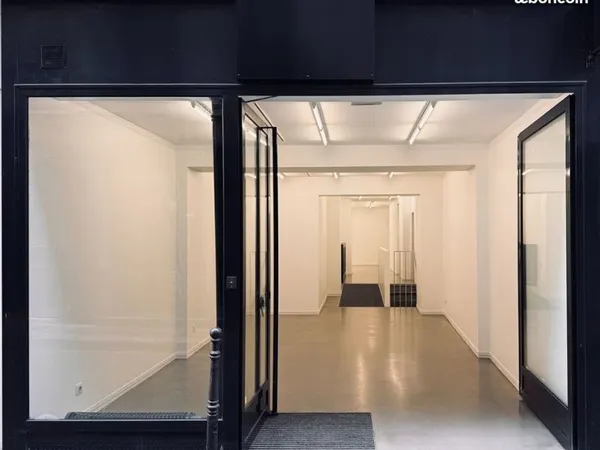 Boutique 151 m² PARIS