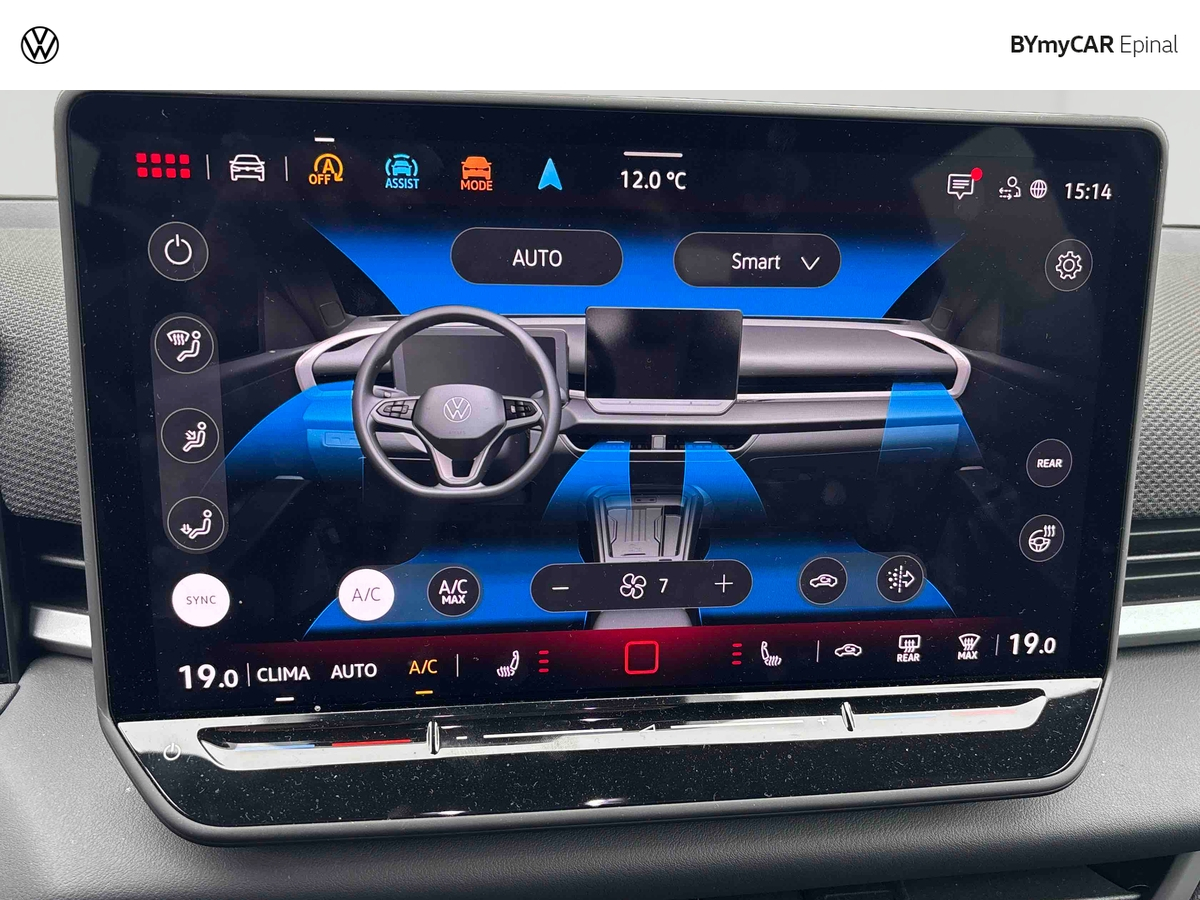 Volkswagen T-Roc 1.5 eTSI EVO2 Hybrid 150 ch DSG7 — photo 21