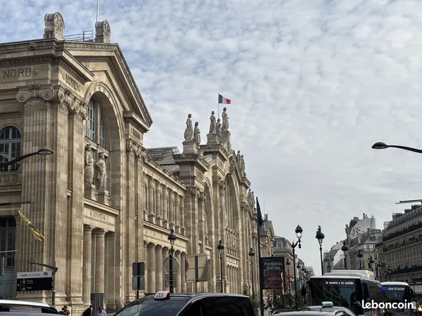 Local 80 m² Paris