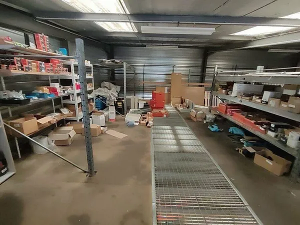 Local d'activité 300 m²