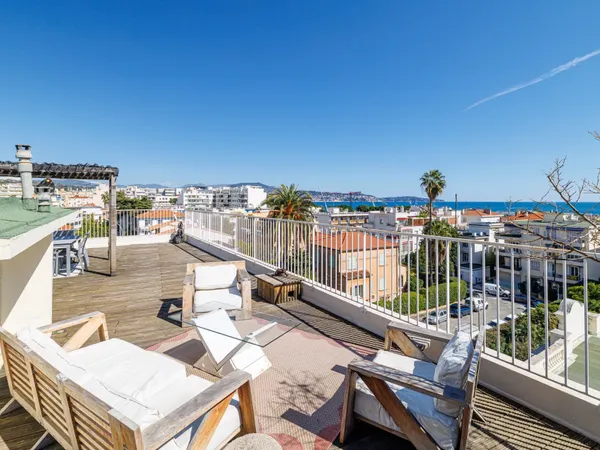 F5 NICE - VUE MER PANORAMIQUE - TOIT TERRASSE - PARC FERBER - DERNIER ÉTAGE