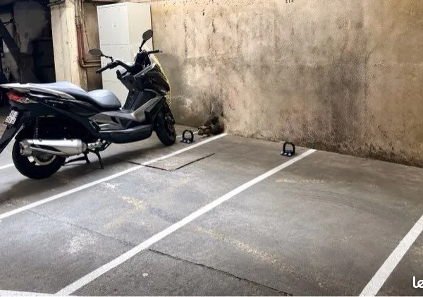Place de parking Moto
